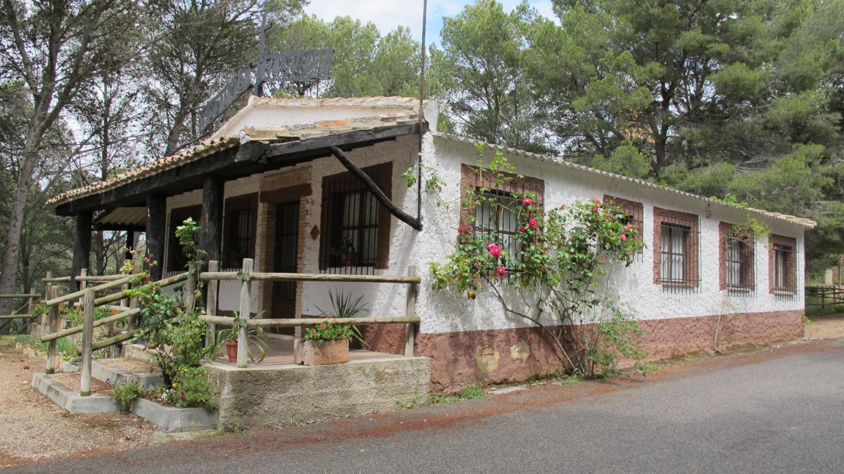 Refugio del Salvador, Faltzes