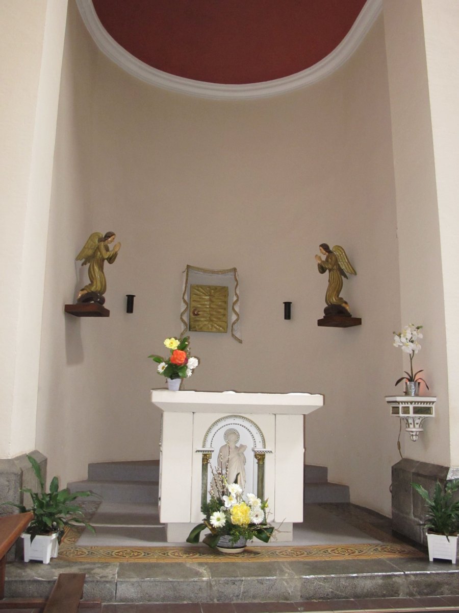 San Juan Bautista eliza, Hazparne