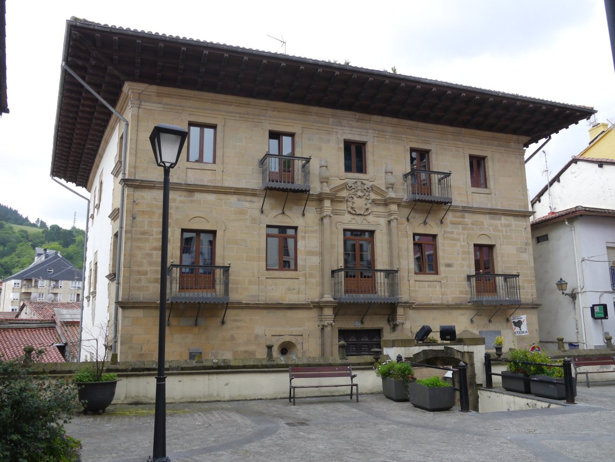 Zabiel jauregia, Mutriku