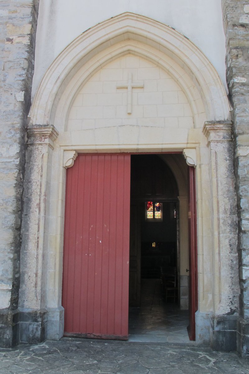 San Pedro eliza, Uhartehiri