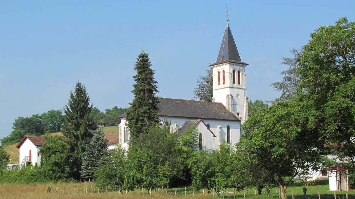 San Pedro eliza, Uhartehiri