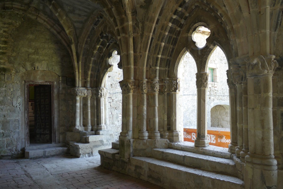 San Vicente eliza, Larunbe