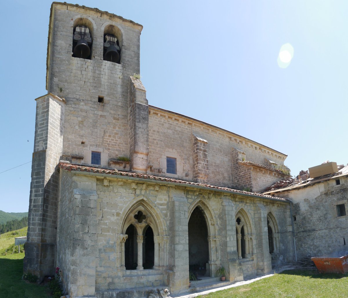 San Vicente eliza, Larunbe