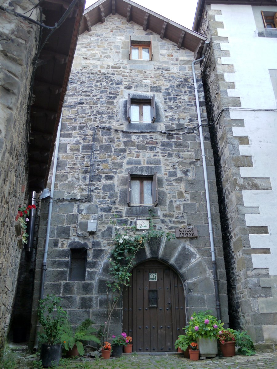 Idoya etxea, Izaba