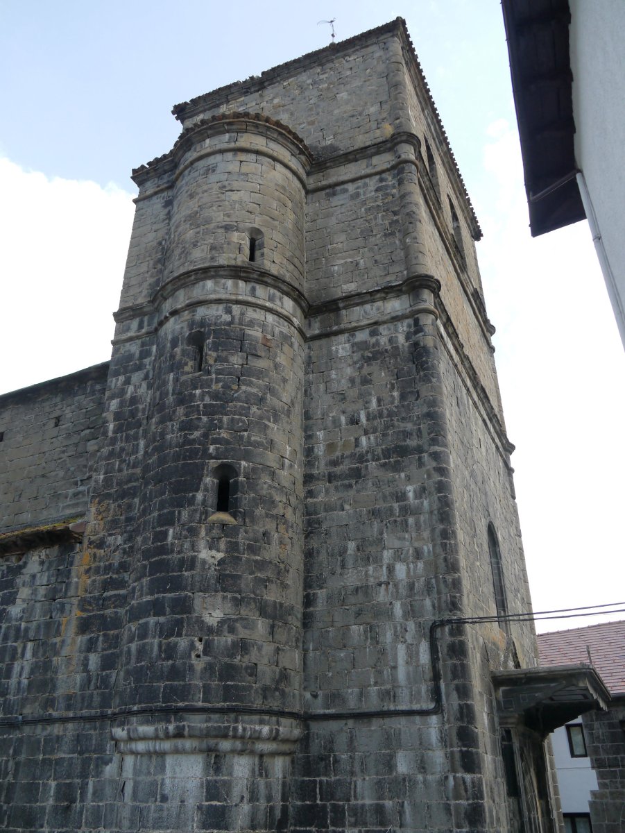 Santa Engrazi eliza, Uztarroze