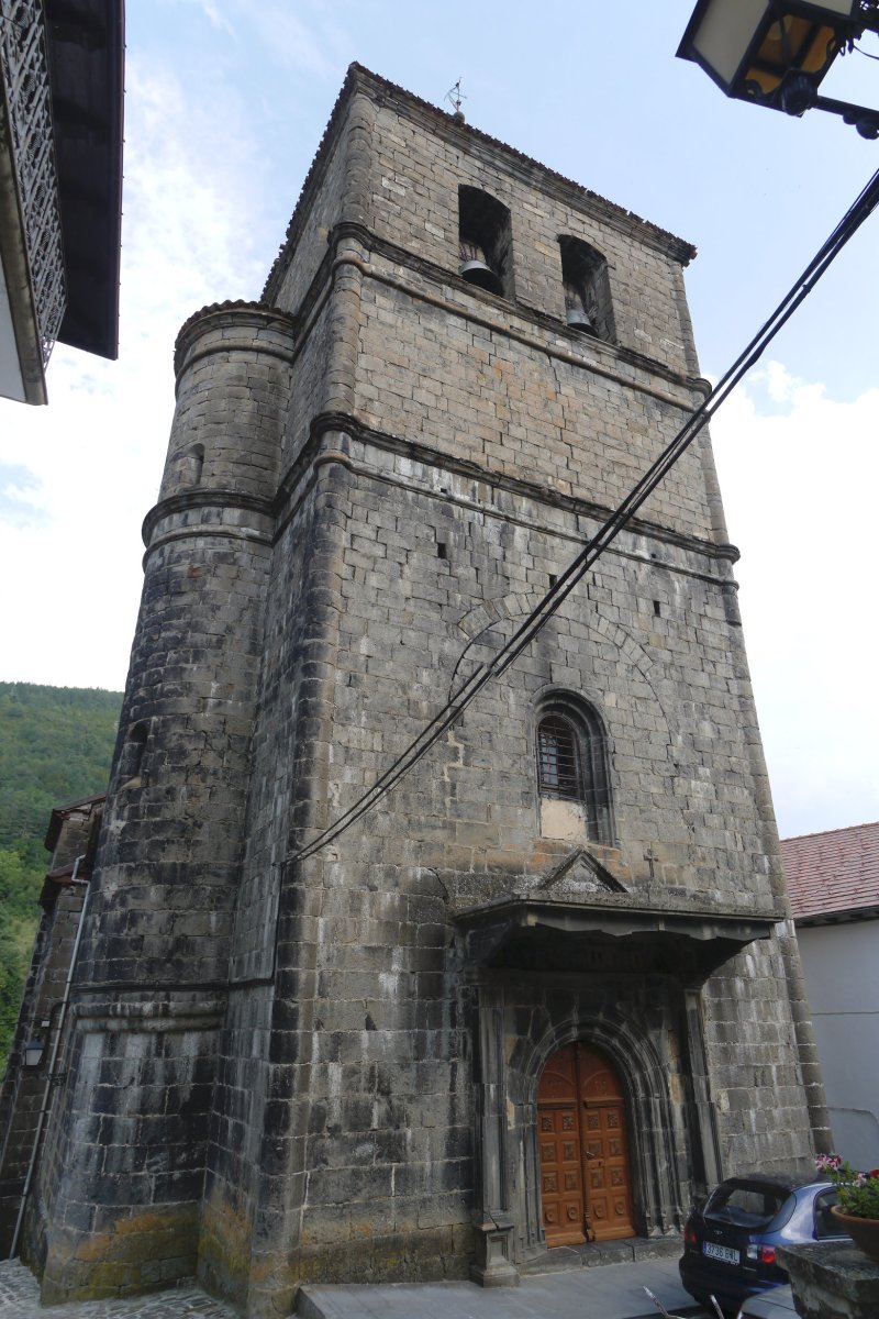 Santa Engrazi eliza, Uztarroze