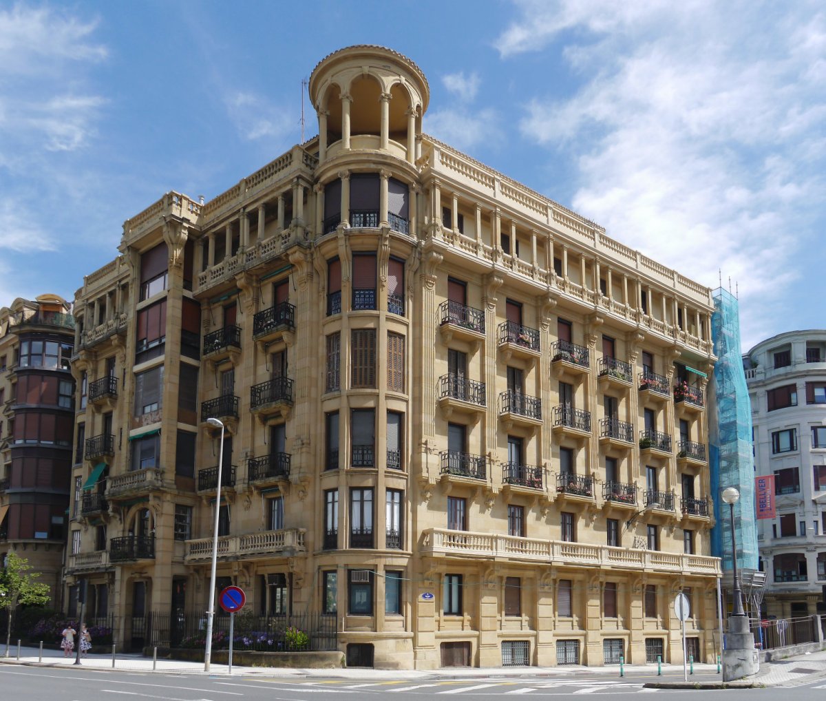 Francia 2 eraikina, Donostia