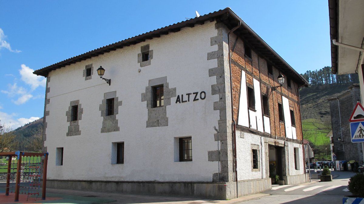 Udaletxea, Altzo