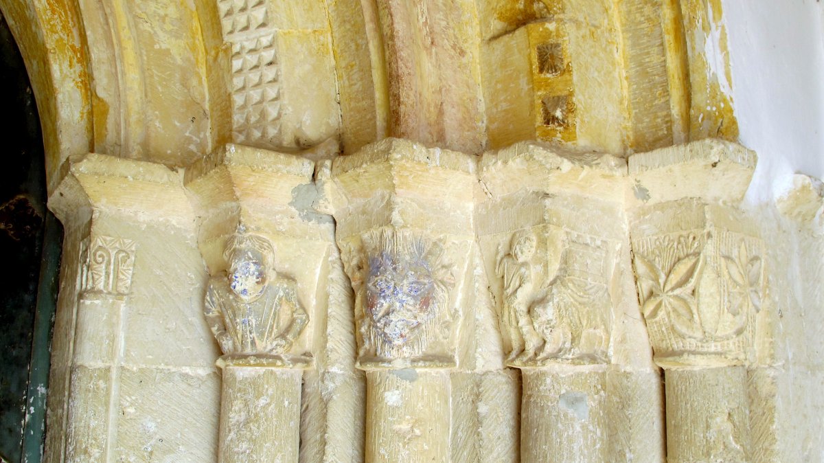 San Ciprian y Santa Justina eliza, Busto de Trebiño