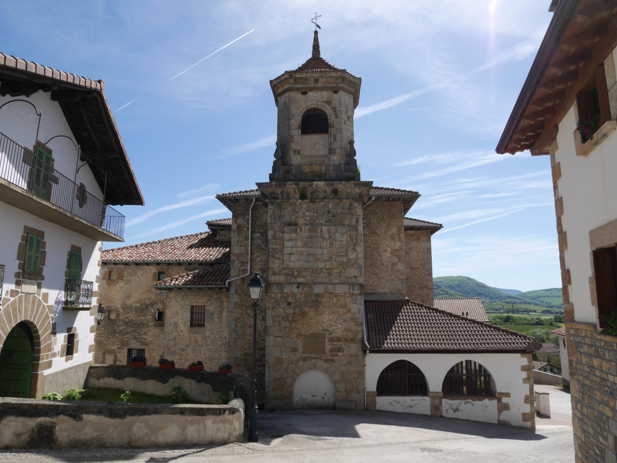 San Pedro eliza, Larraintzar