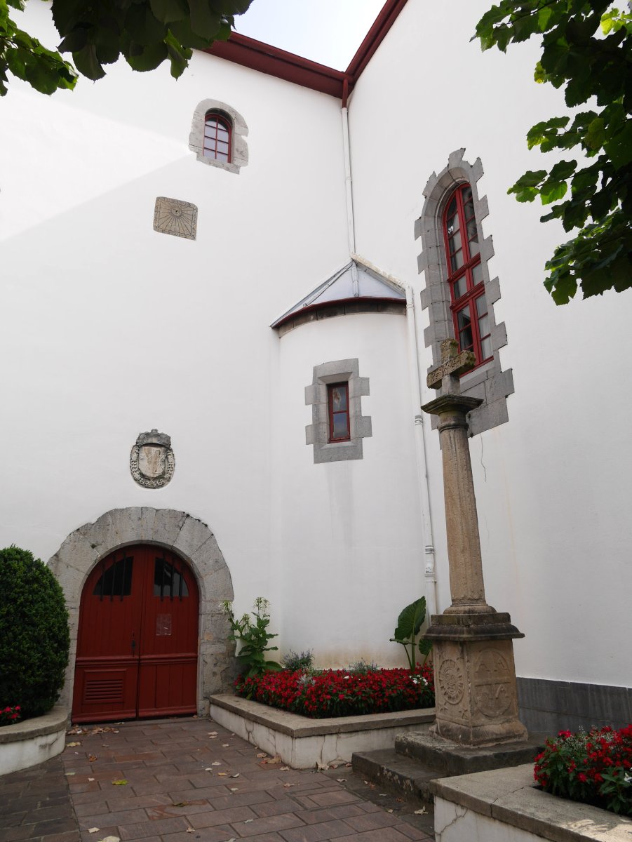 Hilerri zaharreko gurutzea, Hendaia