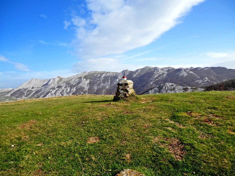 Tontorra. Atzean,Aizkorri