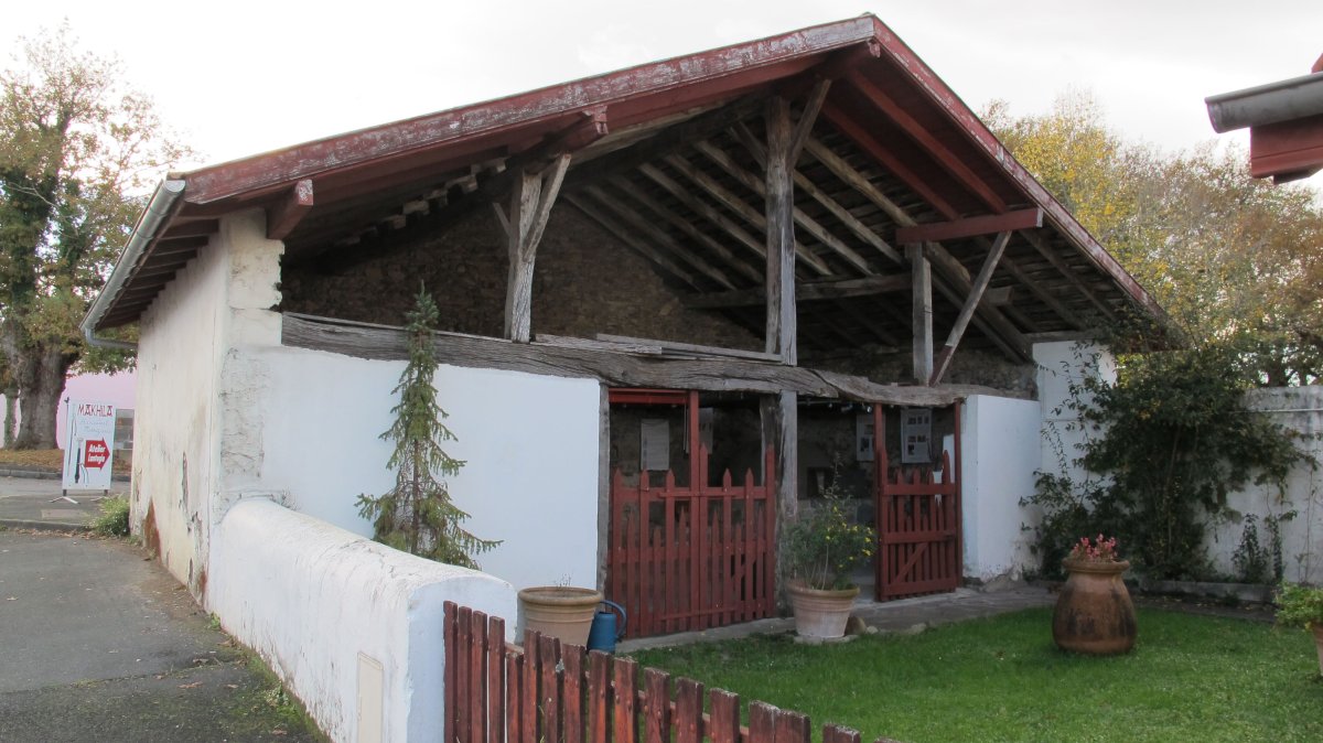 Makhilaren etxea, Larresoro