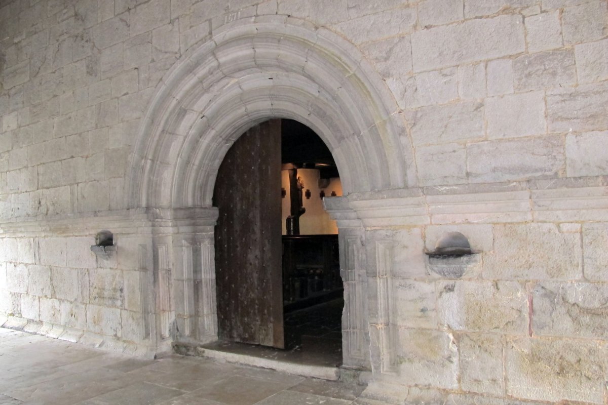 San Fructuoso eliza, Itsasu