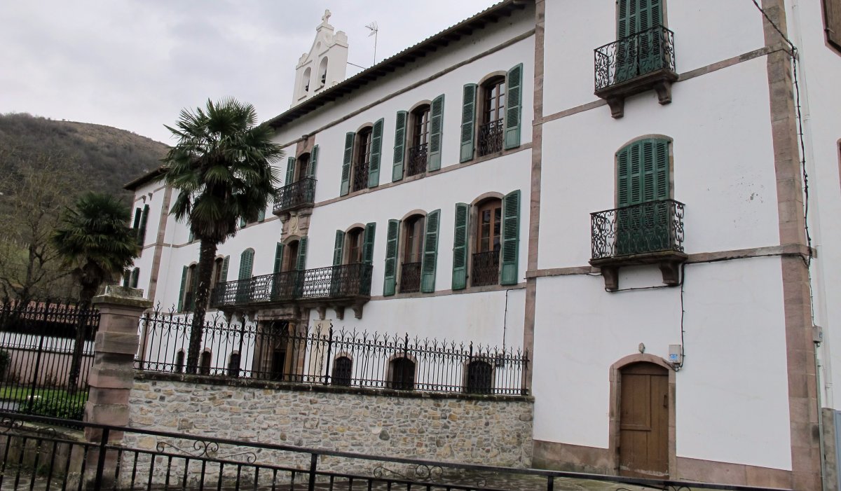 Karmeldarrak Komentua, Donamaria