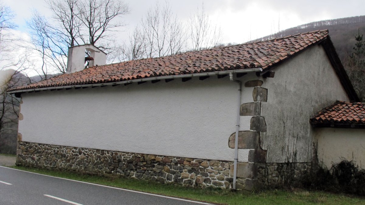 Santakrutz ermita, Ezkurra