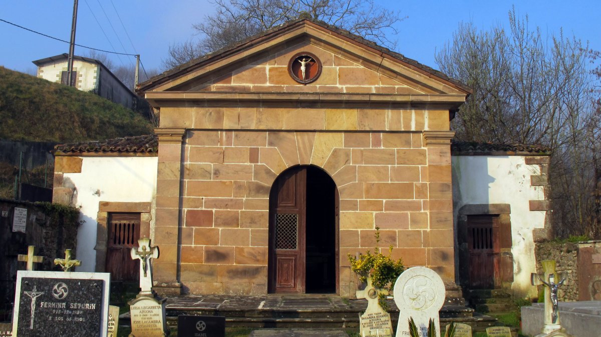 Ermita hilerrian, Doneztebe