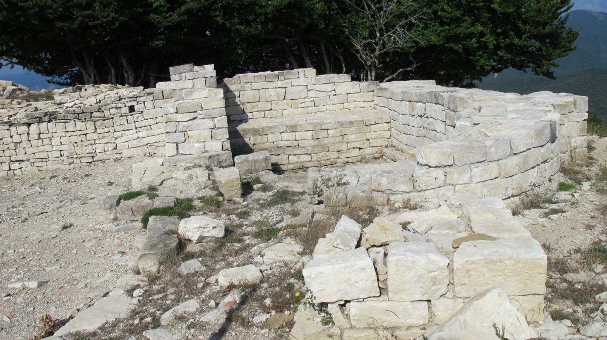 Doneztebe monastegia. Larunbe-Itza