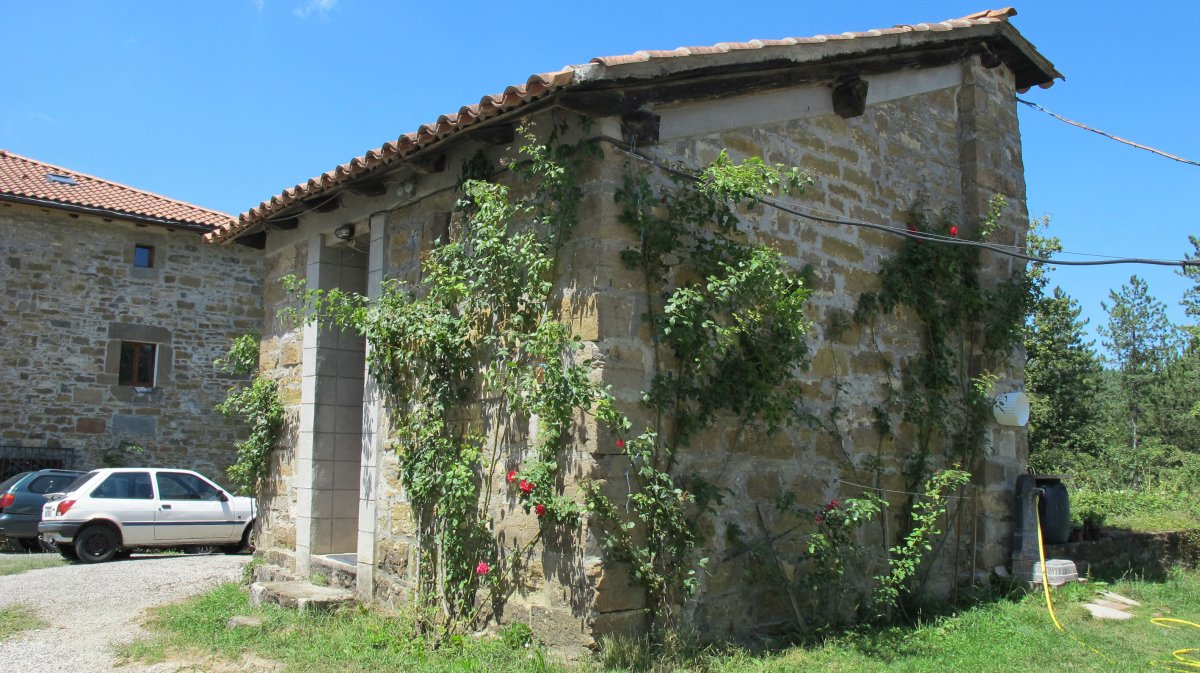 San Pedro elizatik geratzen den zatia, Larraingoa-Erroibar