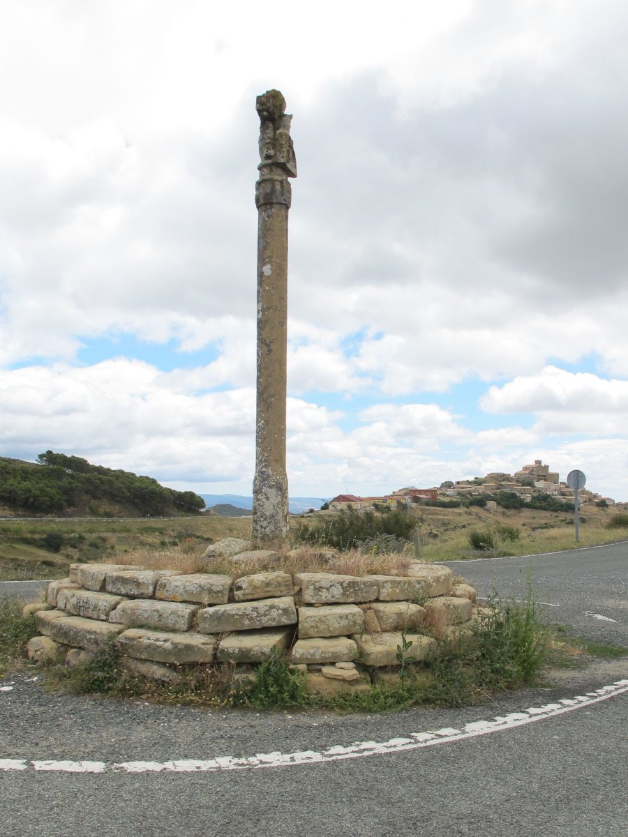 Cruz del saludo gurutzea, Uxue