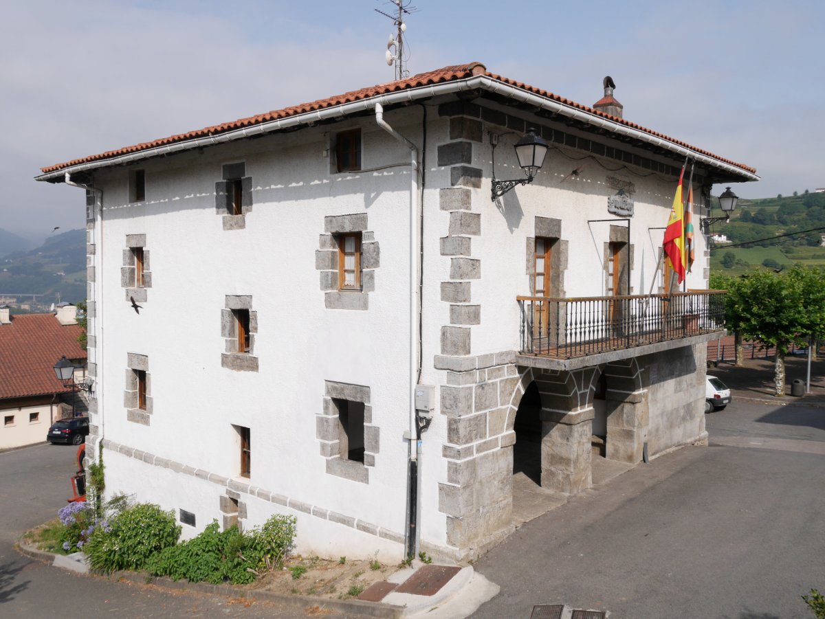 Udaletxea, Belauntza