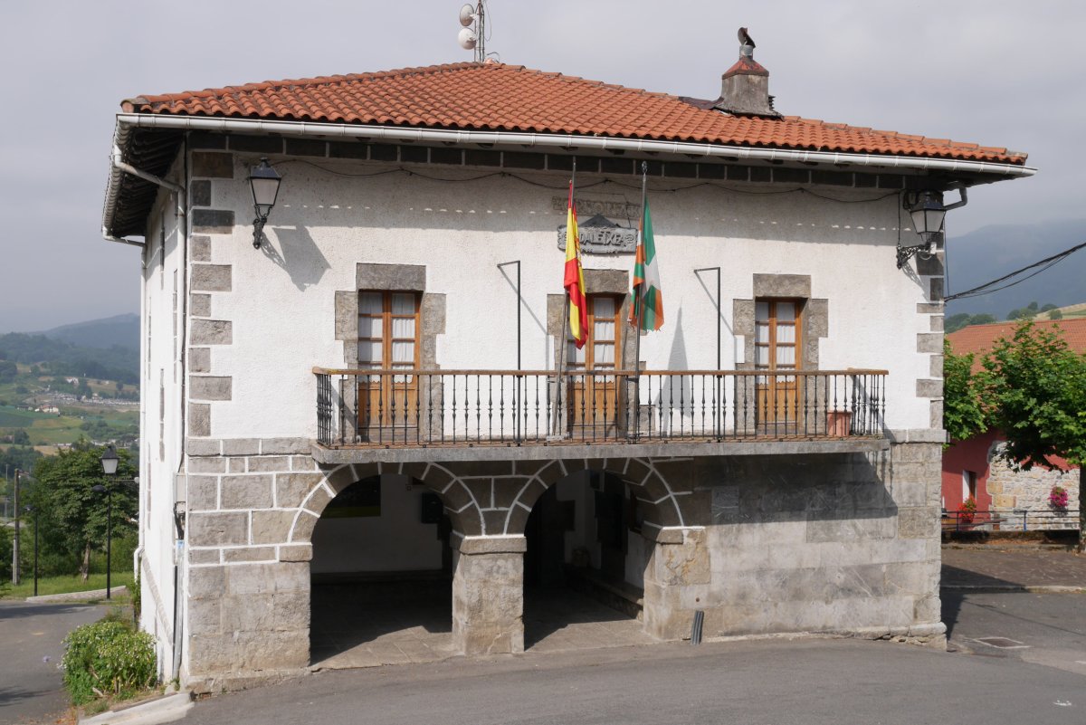 Udaletxea, Belauntza