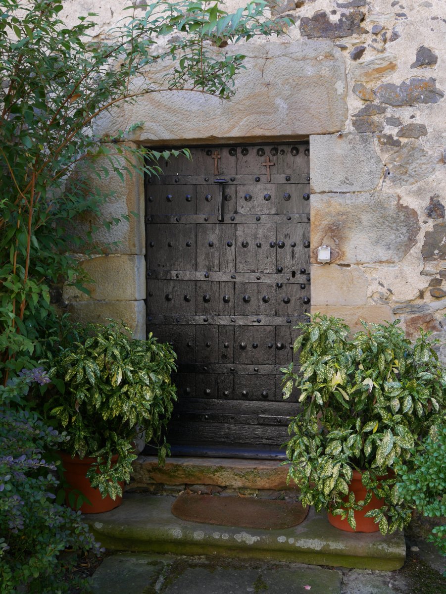 Bikarioetxeko atea, Ezkio