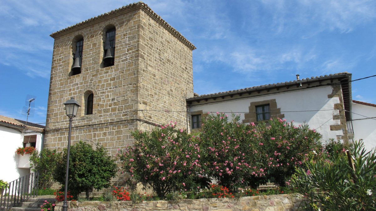 San Esteban eliza, Aos-Longida