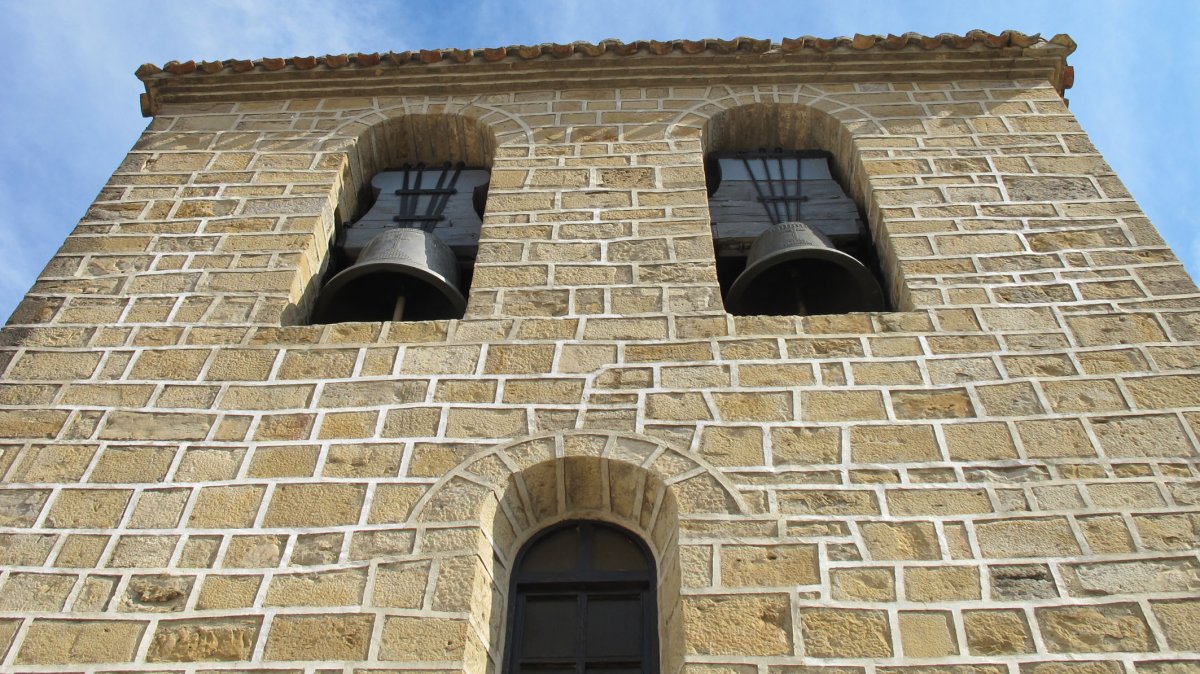 San Esteban eliza, Aos-Longida