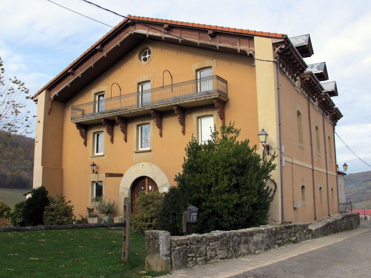 Beltrarena etxea, Leazkue-Anue