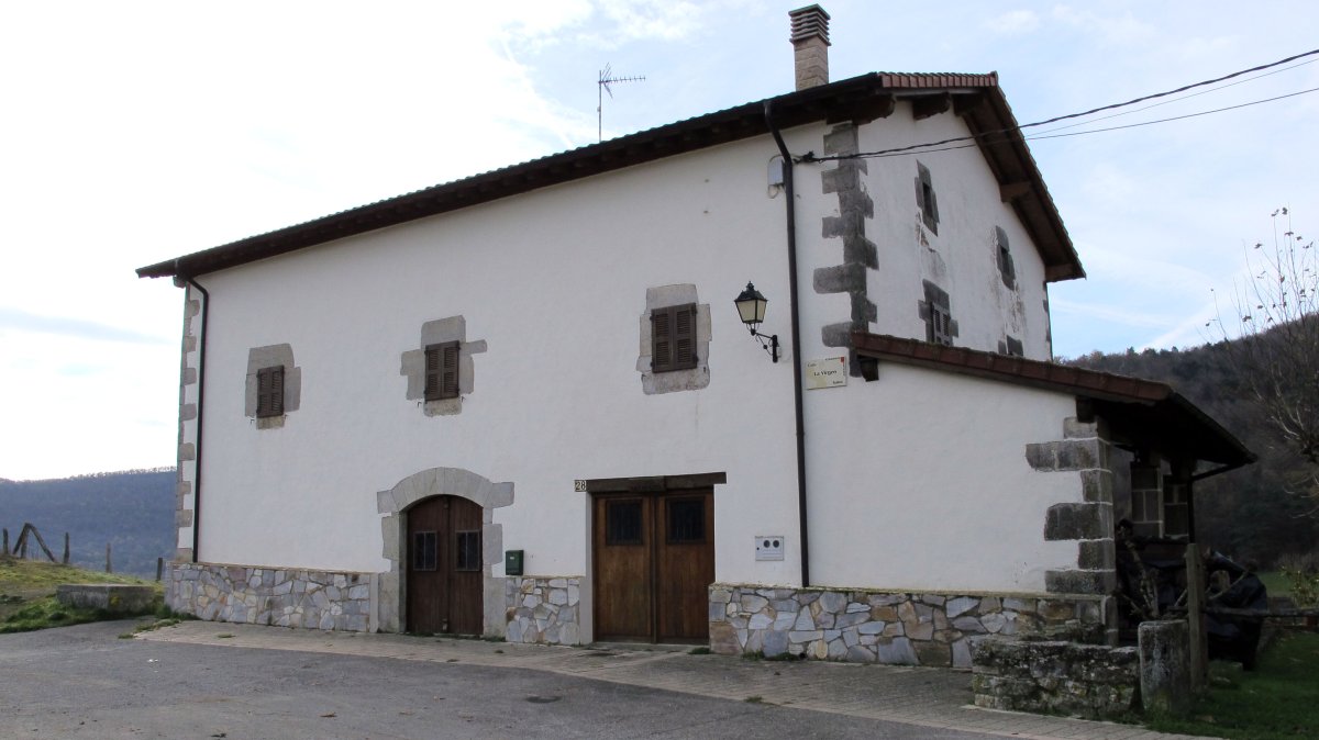 Etxeberria etxea, Leazkue-anue