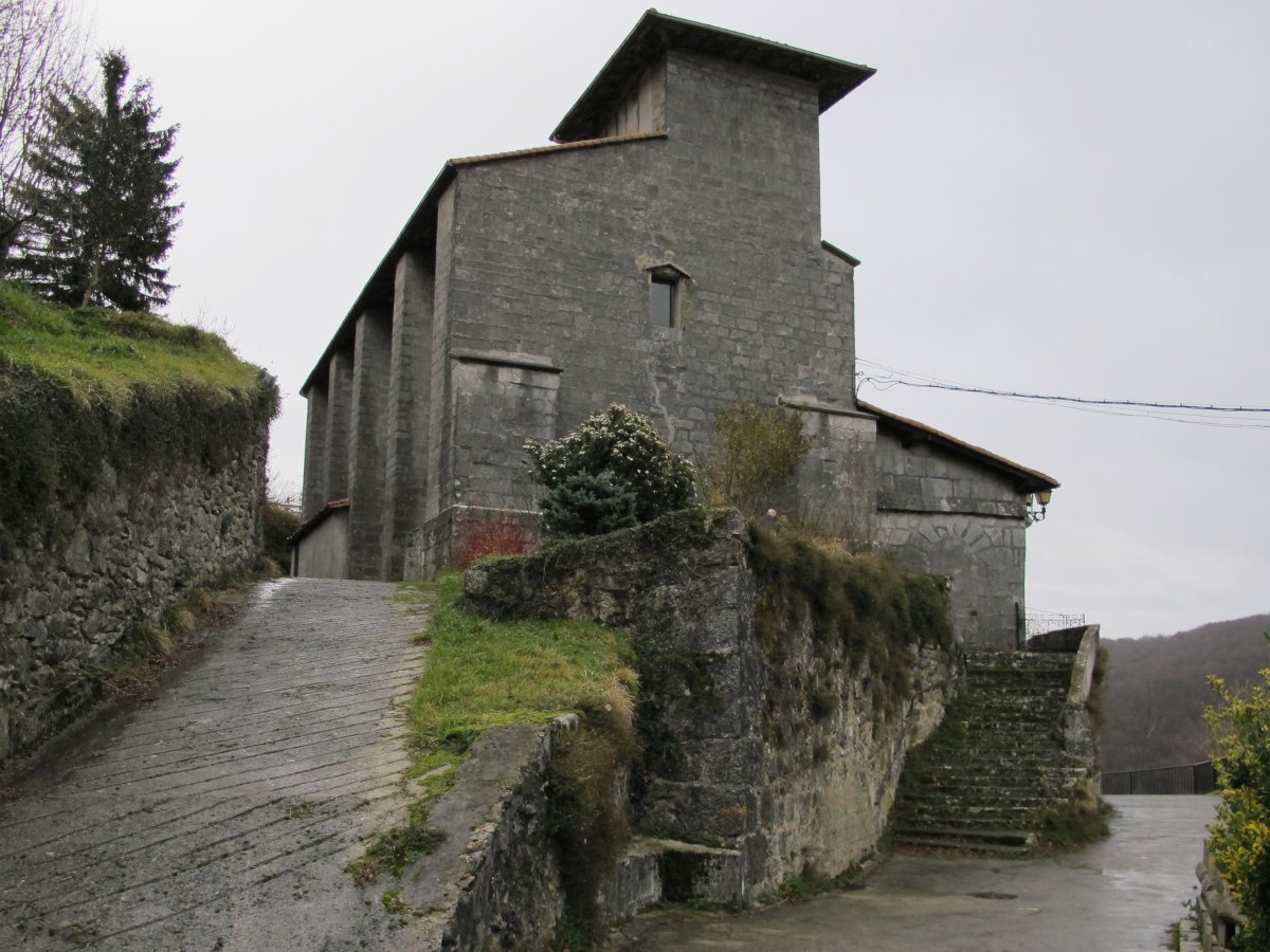 San Esteban eliza, Azpirotz-Larraun