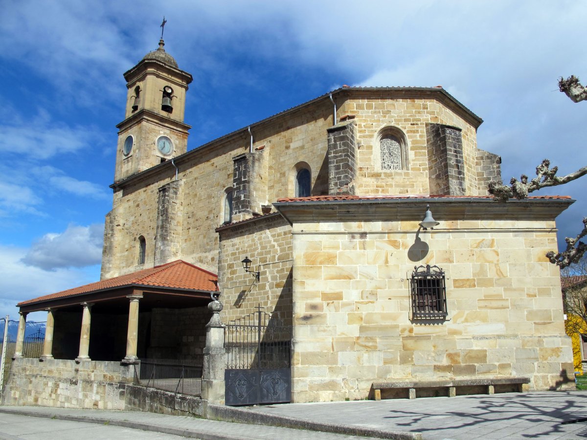 San Juan Bautista eliza, Bakaiku