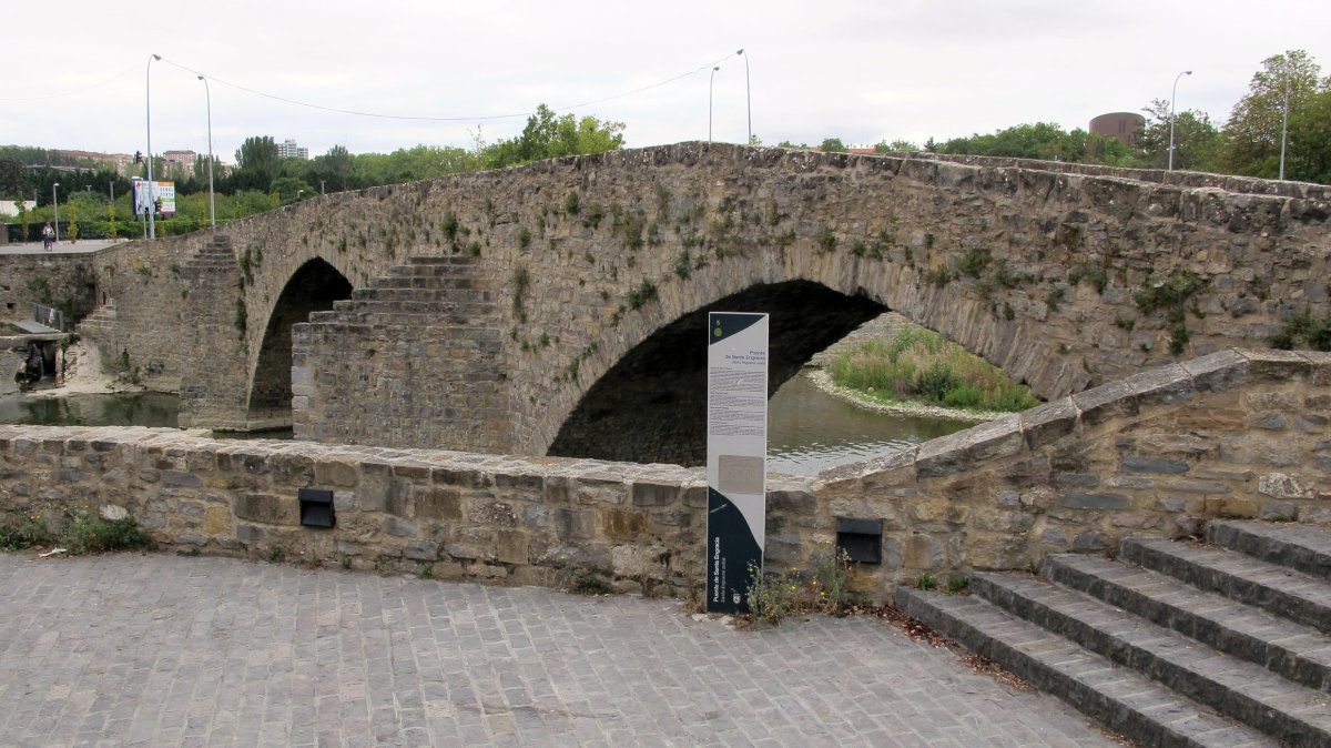 Santa Engracia zubia, Iruñea