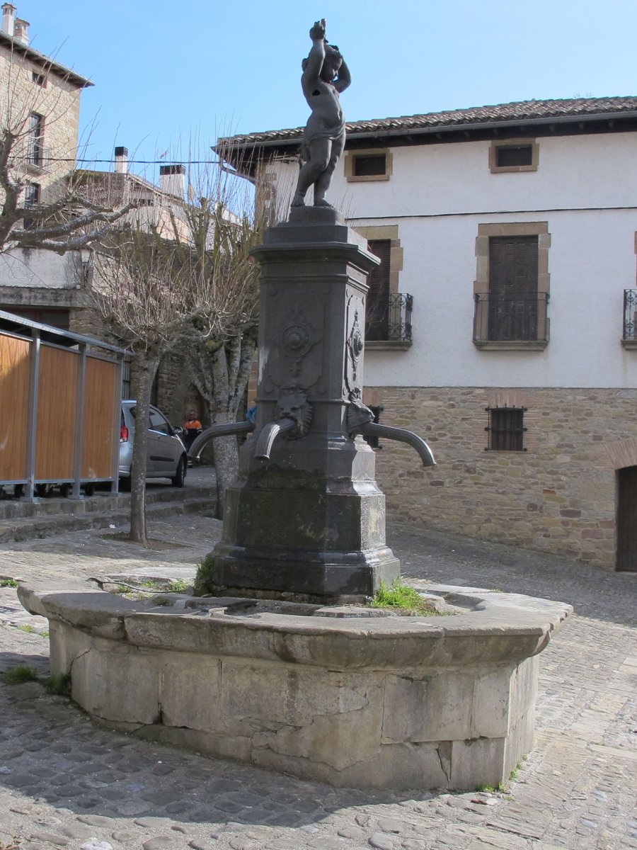 Iturria Merkatu plazan, Elo