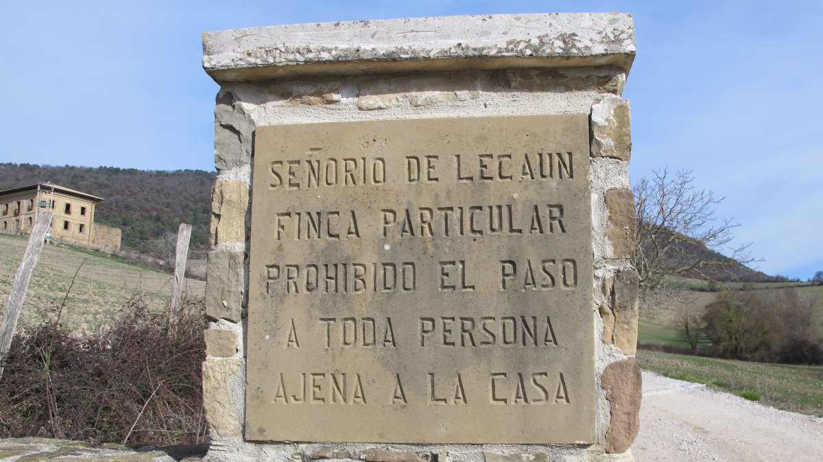 Lekaun herrira sartzeko debekua