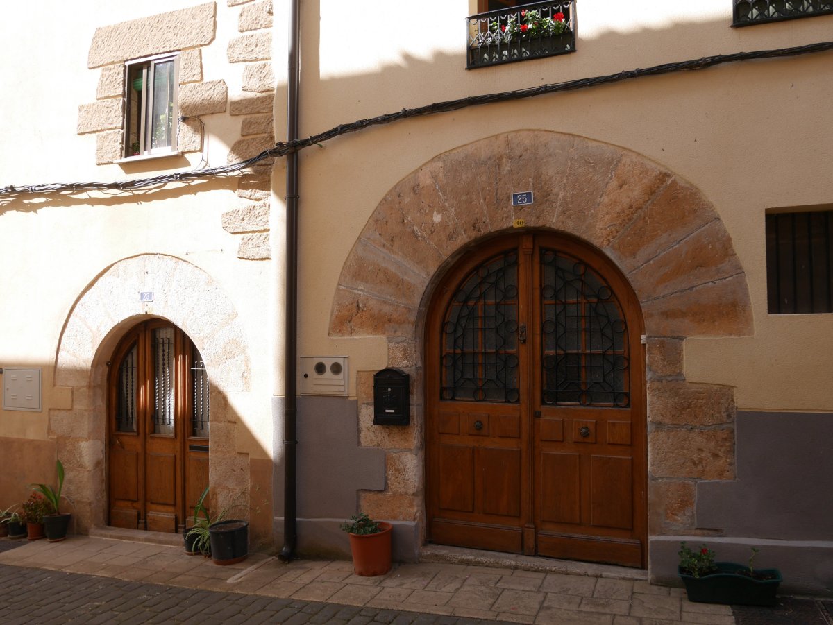 Puntu-erdiko arkuko sarrerak, Orbiso