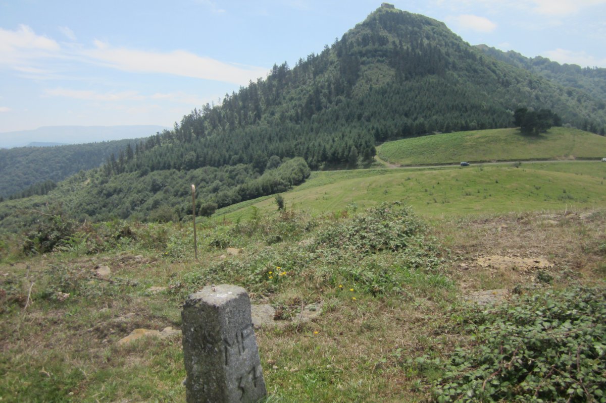 Túmulo Unzilla 2  (Julio  2017)