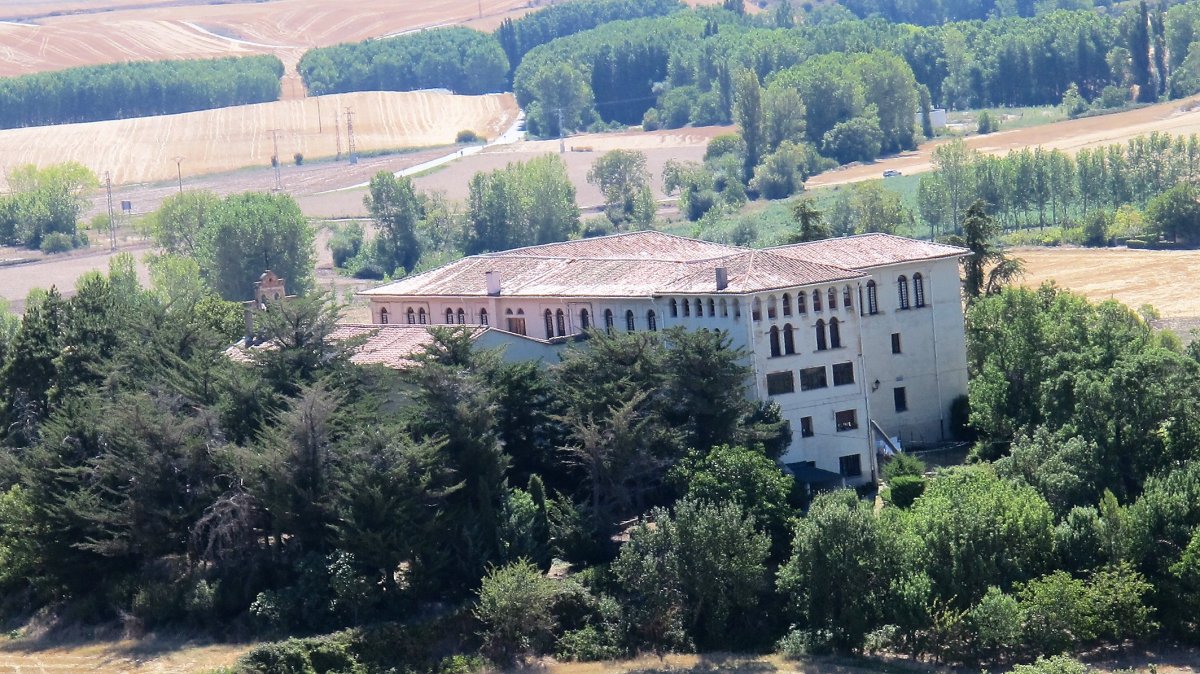 Anderaz jauregia, Abartzuza