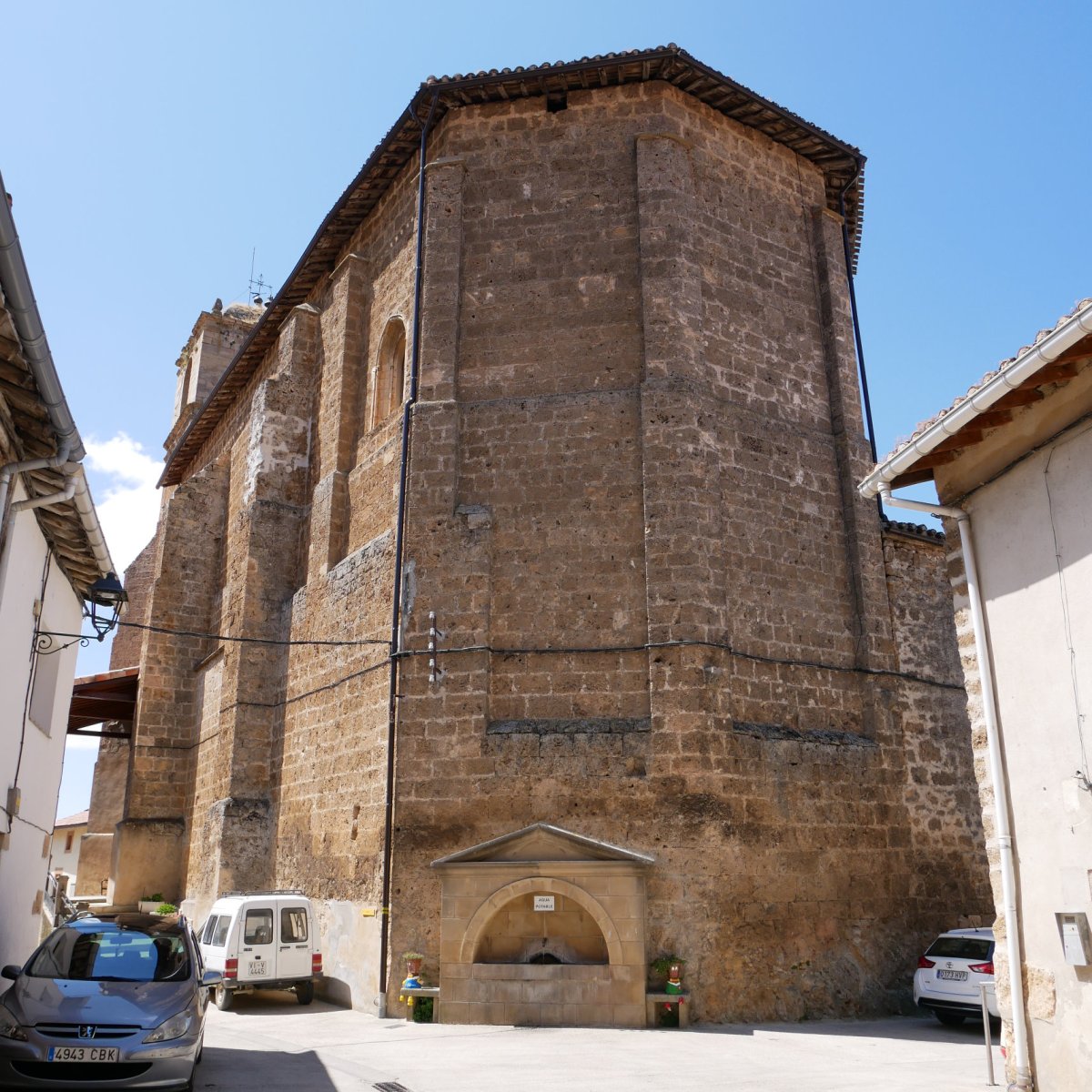 San Esteban eliza, Genevila