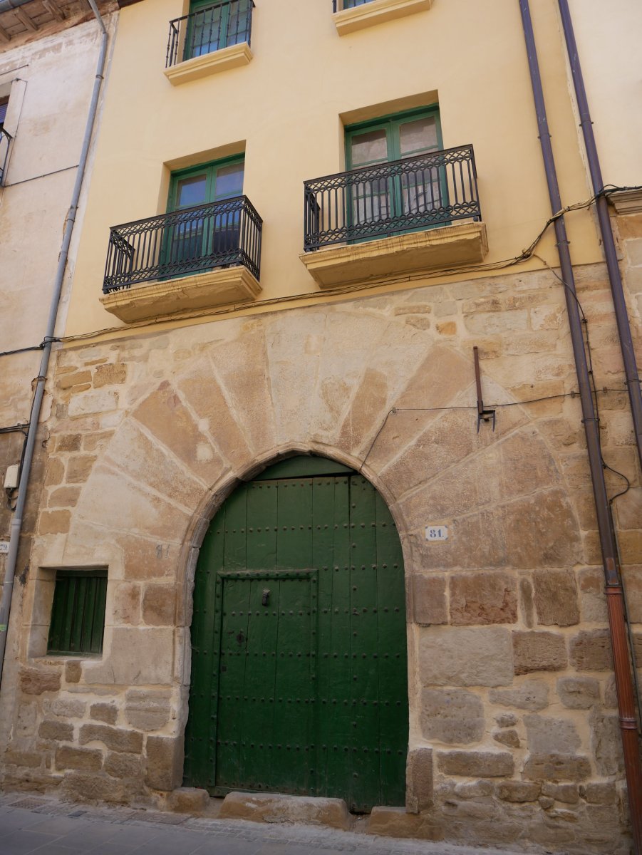 Kale Nagusiko etxea, Gares