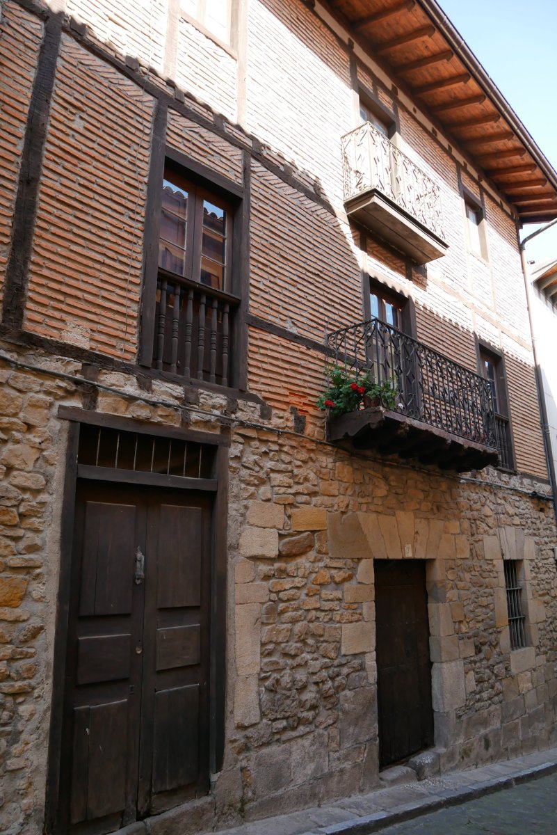 Etxea, Leintz Gatzaga