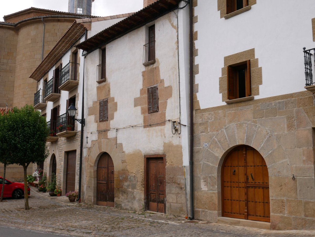 Kale Nagusiko etxeak, Mañeru