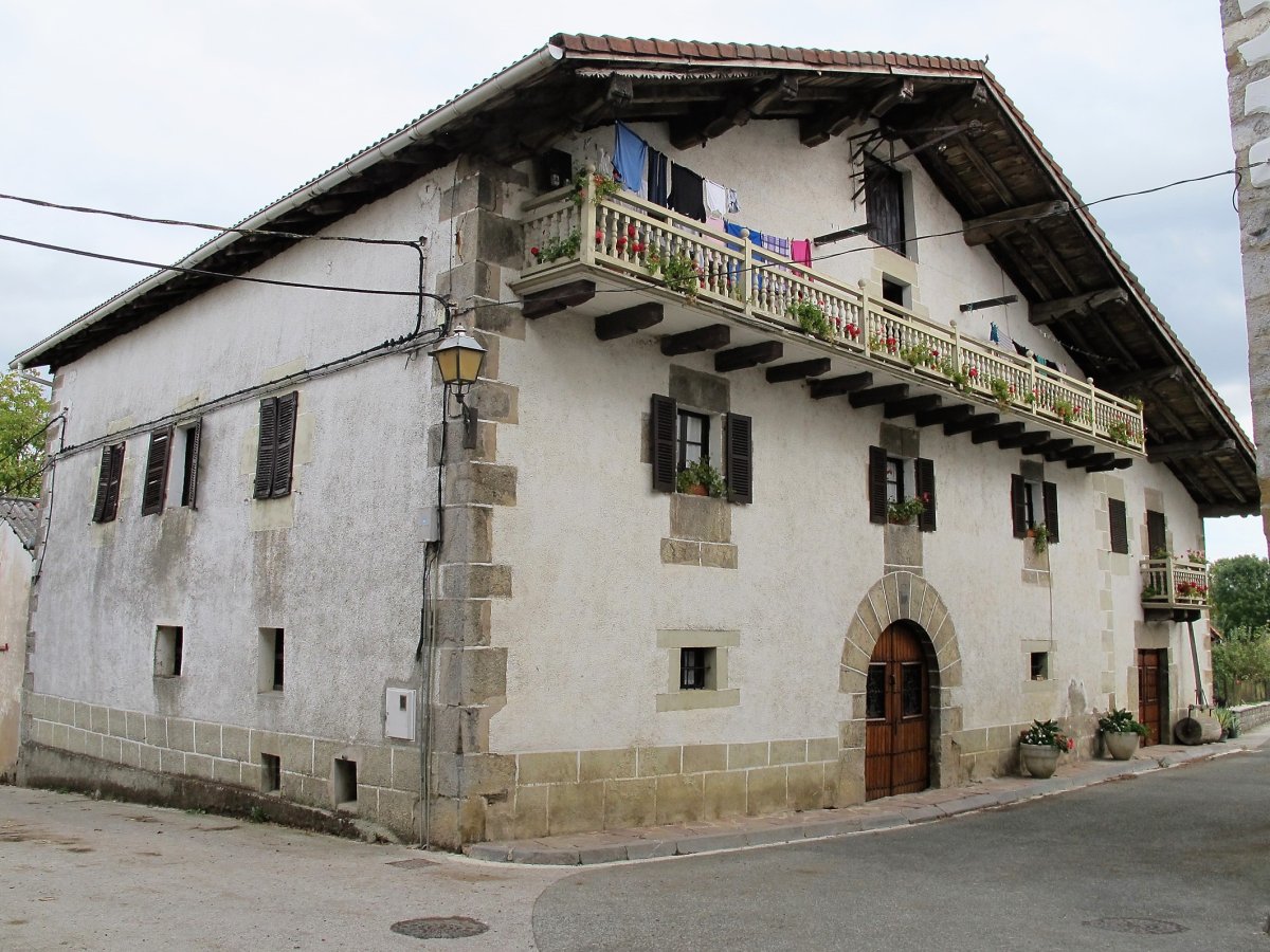 Albirenea etxea. Gartzaron-Basaburua
