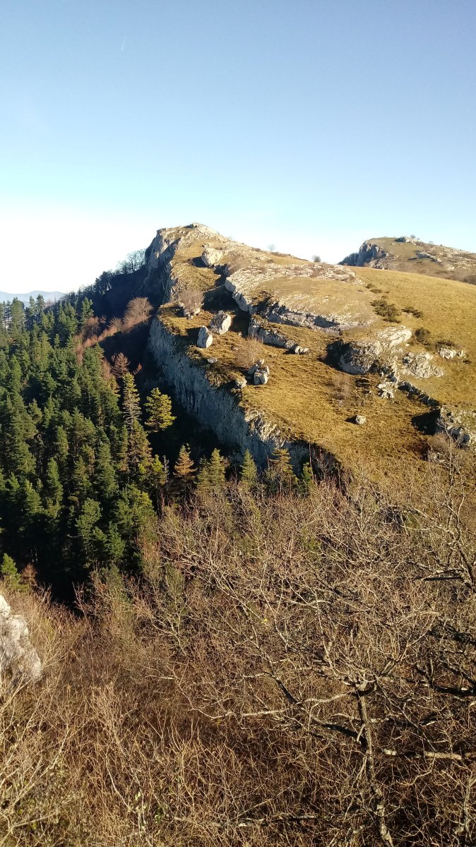 Ametzueta (809m) eta Orkatzategi (869m) Iruaitzetik (755m)