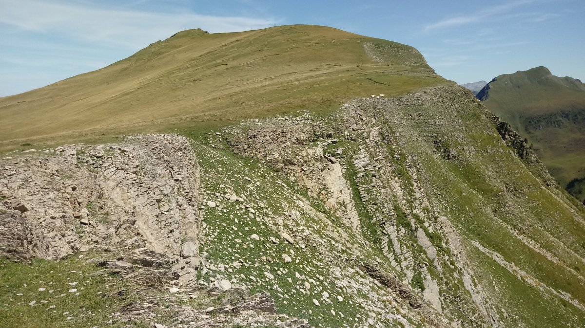Otsogorri (1916m) eta Otsogorrigaña (1923m) Otsogorritxipiatik (1794m)