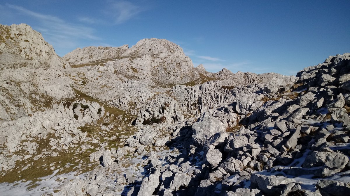 Kantoizulueta (1410m) Lugaitzeko lepotik
