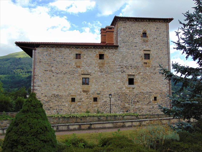 Otalora Dorretxea Aozaratzan