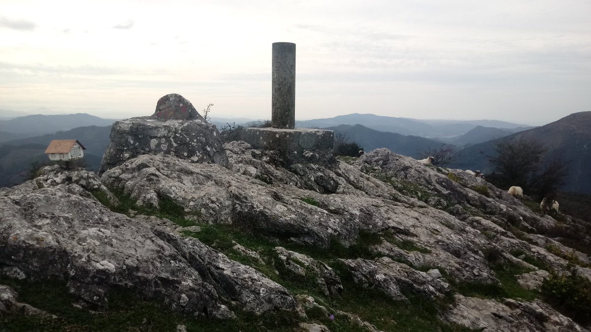 Bedartzandi (699m) tontorra