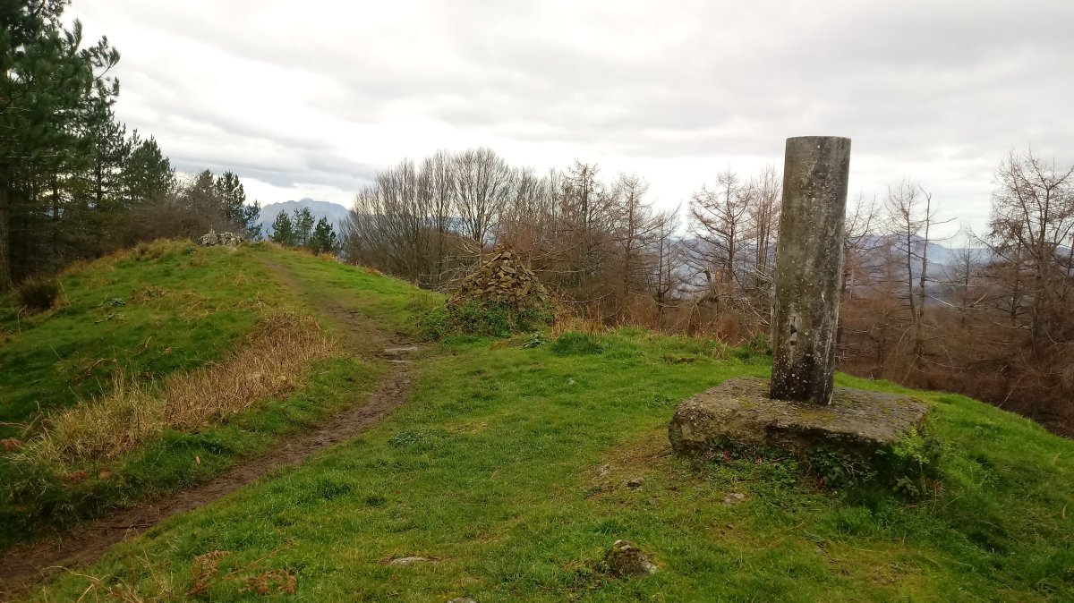 Irimo (901m) tontorra ekialdetik